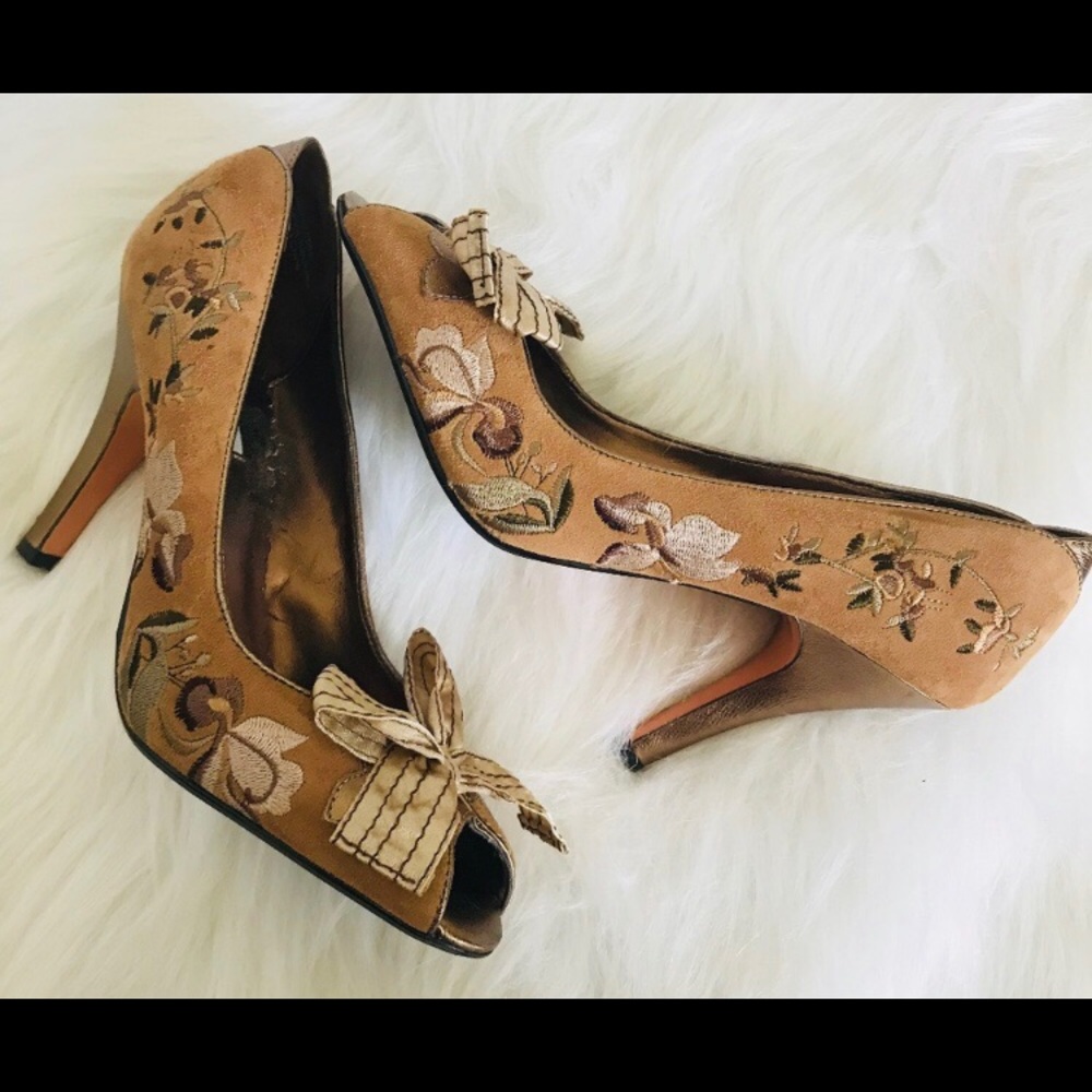 Suede Floral Embroidered Peep Toe heels